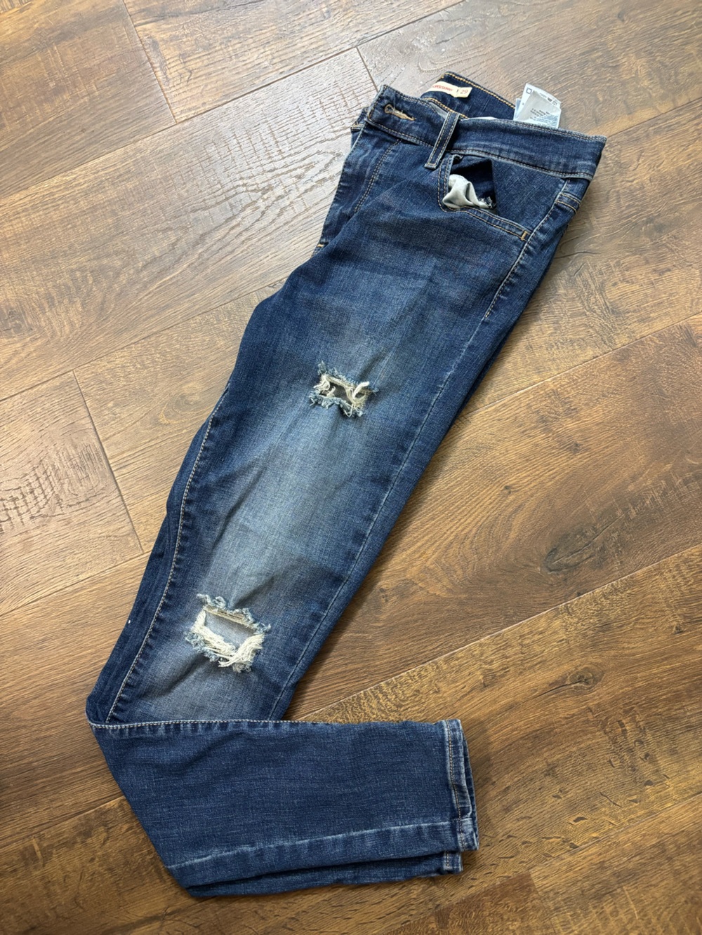 Levi's Women's Skinny Distressed Dark Blue Jeans